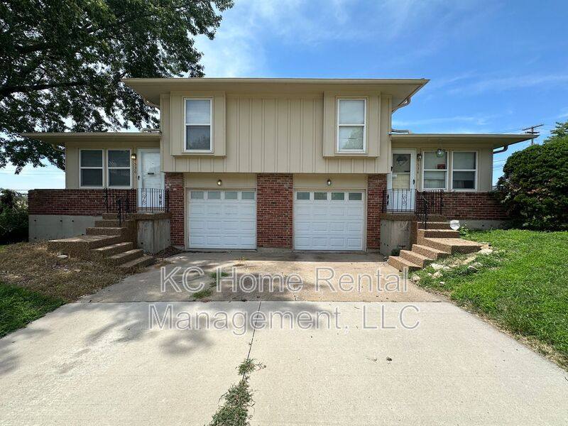 Townhouse for rent at 7536 Hayes St, Overland Park, KS 66204