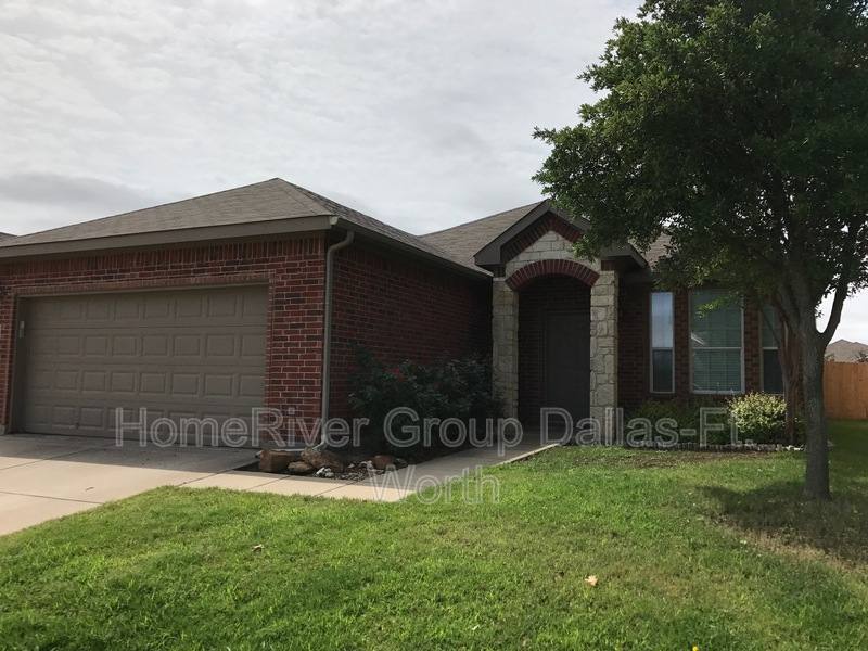House for rent at 345 Fossil Bridge Dr, Fort Worth, TX 76131