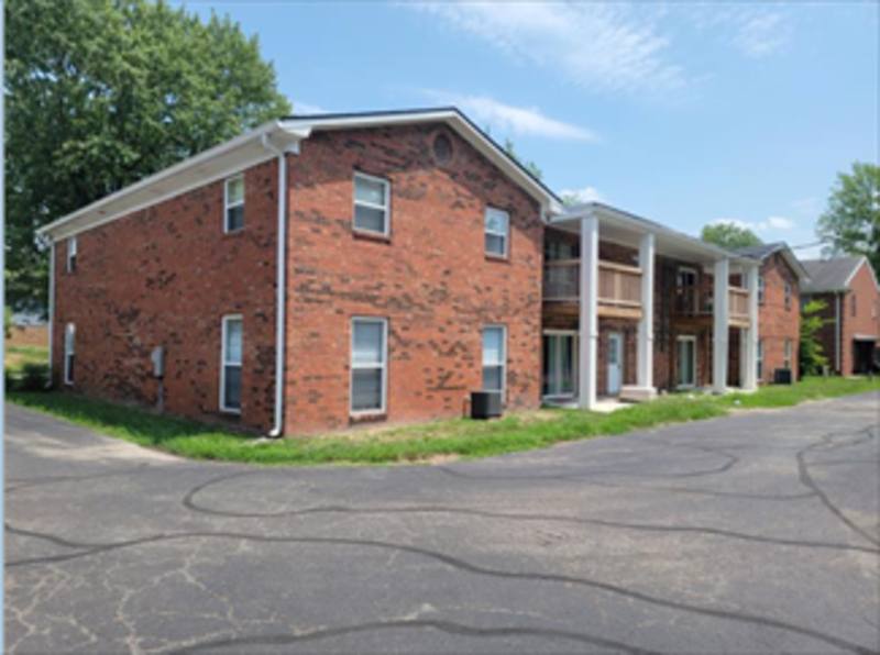 Apartment for rent at 622 Wooddale Terrace #2002, Greenwood, IN 46142