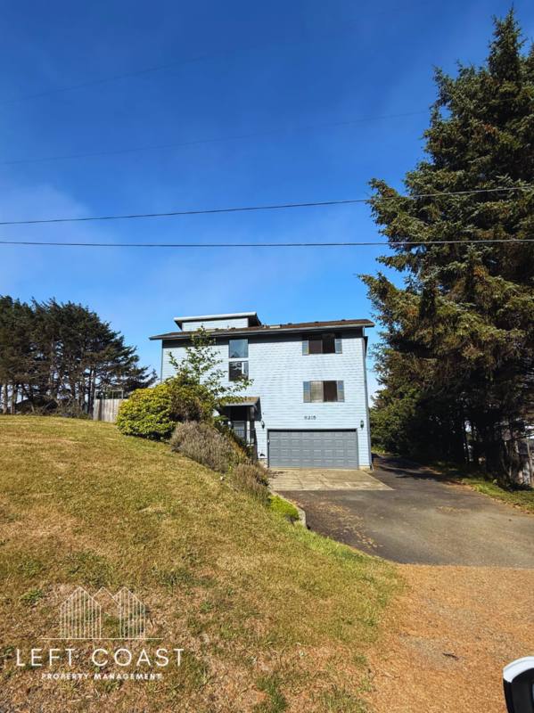 House for rent at 6215 NE Oar Dr, Lincoln City, OR 97367