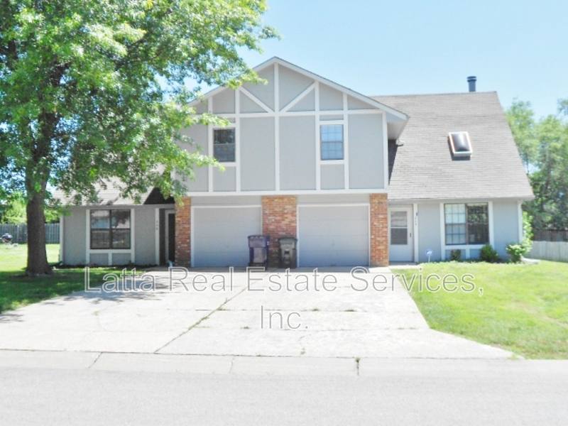Apartment for rent at 804 NW 36th St Terrace, Blue Springs, MO 64015