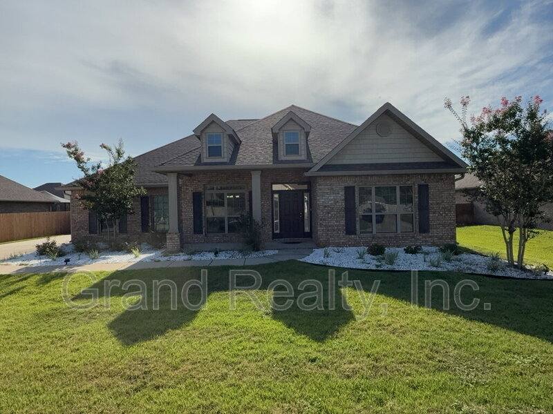 House for rent at 4818 Dupont Circle, Milton, FL 32571
