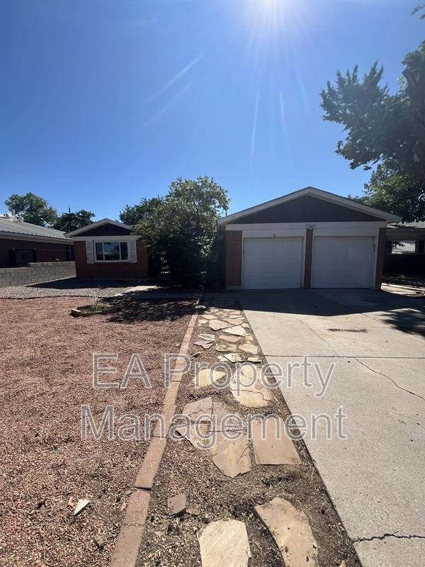 House for rent at 2724 Tennessee St NE, Albuquerque, NM 87110