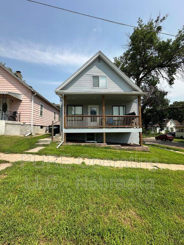 House for rent at 1402 Dorcas St, Omaha, NE 68108
