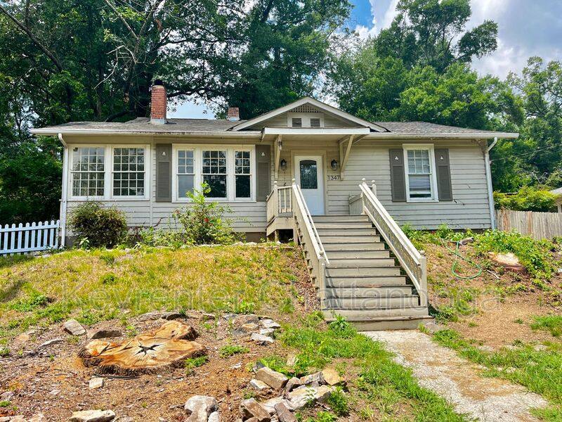 House for rent at 1347 Hixson Pike, Chattanooga, TN 37405