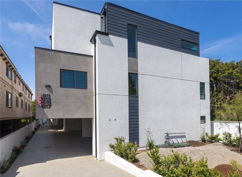 Apartment for rent at 617 Aviation Way, Manhattan Beach, CA 90266