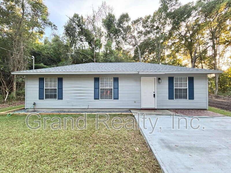 House for rent at 4520 Limit St, Bagdad, FL 32530