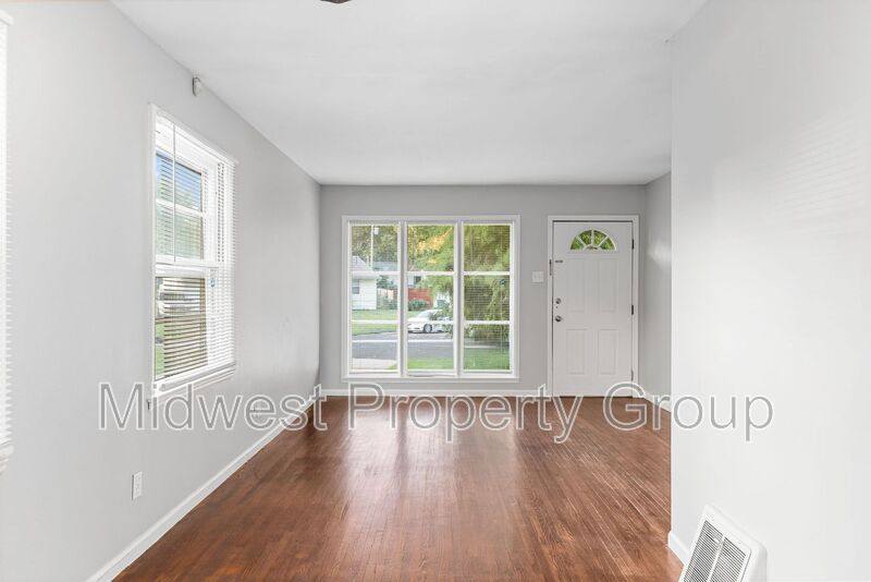 House for rent at 306 Banff Circle, Saint Louis, MO 63137