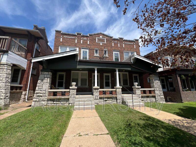 Apartment for rent at 5009 Mardel Ave #1F, Saint Louis, MO 63109