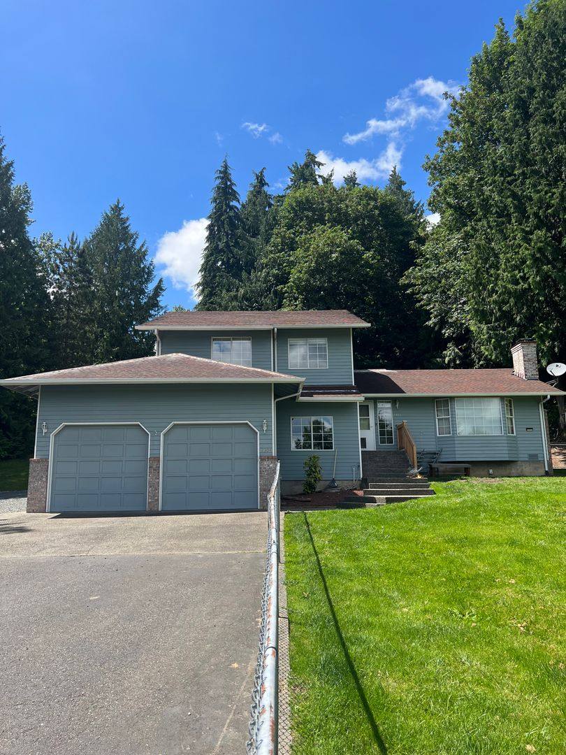 House for rent at 2304 Lake Dr, Lake Stevens, WA 98258