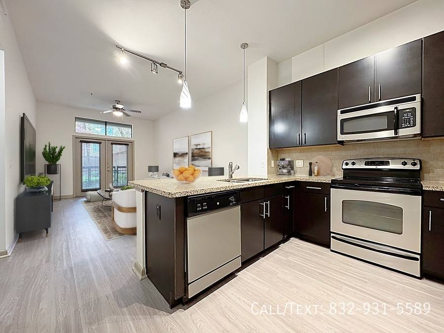 Apartment for rent at 2899 Louisiana St #CPM2, Houston, TX 77006