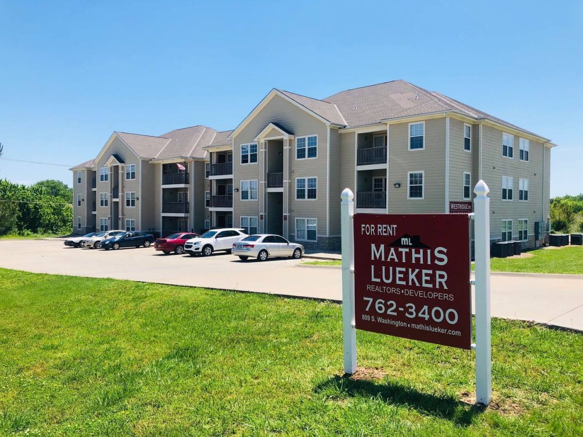 Apartment for rent at 913 Westridge Dr, Junction City, KS 66441