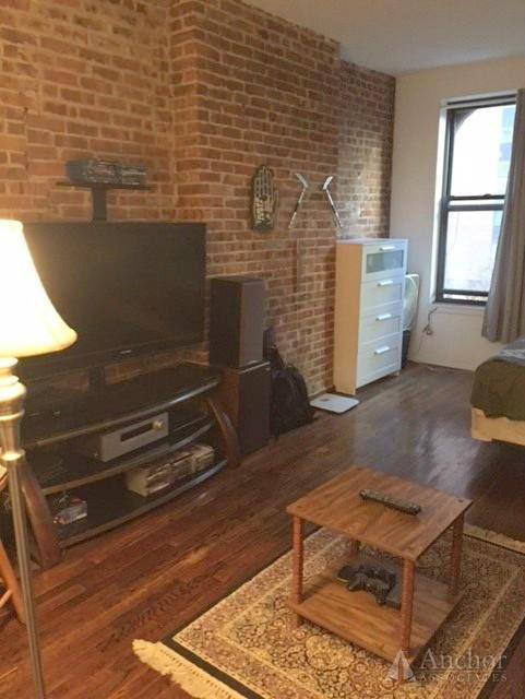 Apartment for rent at 216 E 90th St #3D, New York, NY 10028