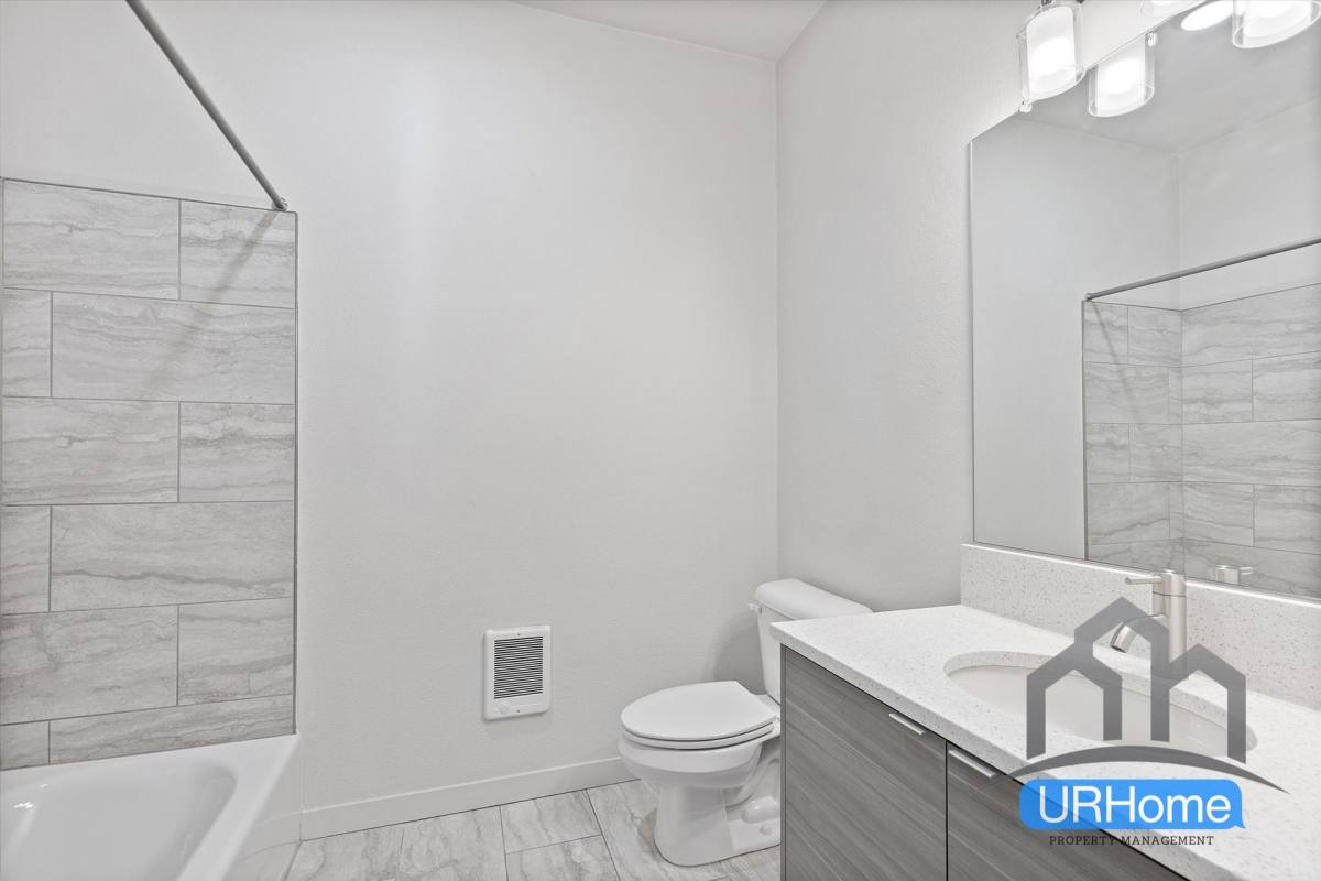Apartment for rent at 1728 NE 45th Ave, Portland, OR 97213