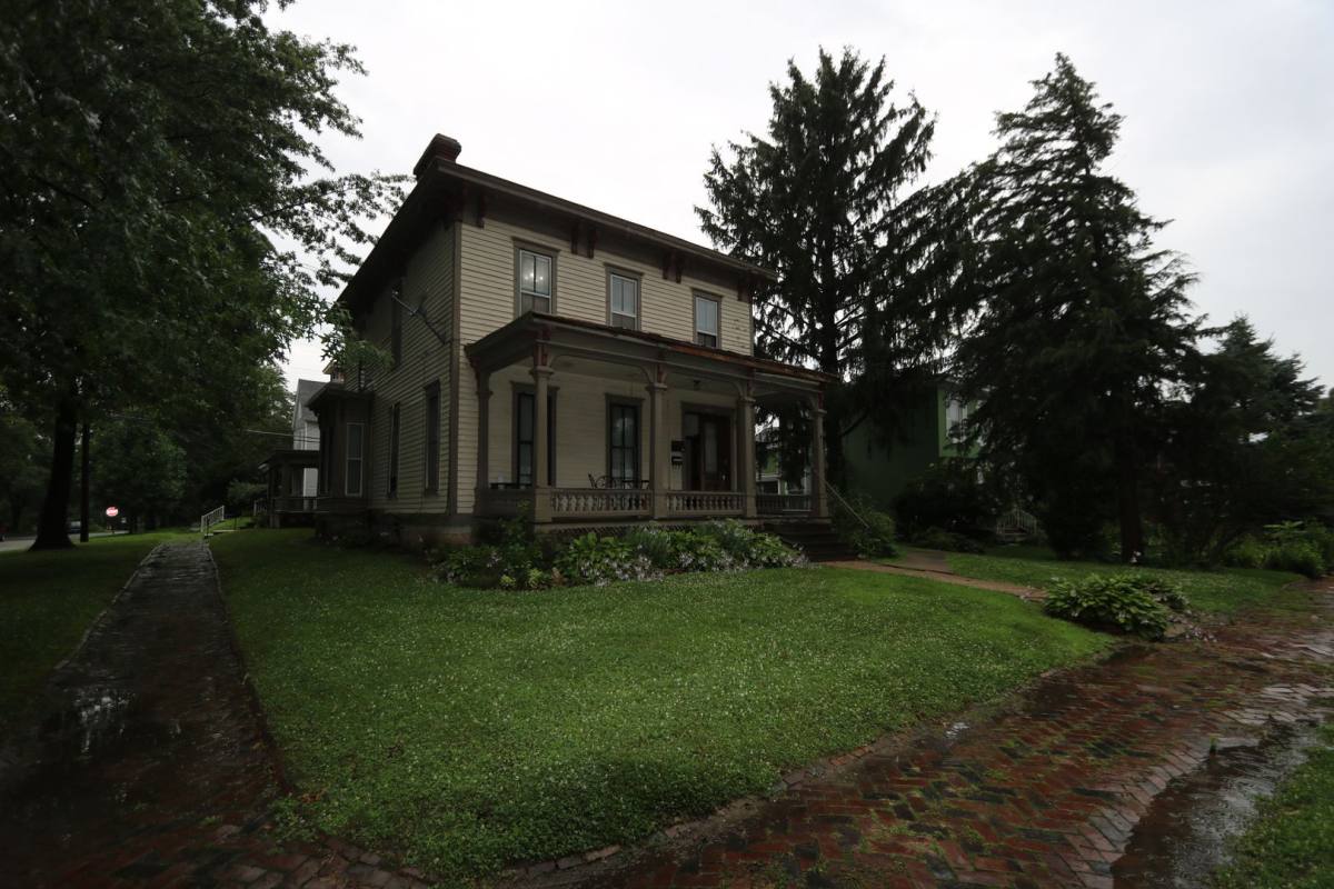 Apartment for rent at 1103 N 6th St, Alexander, IL 62601