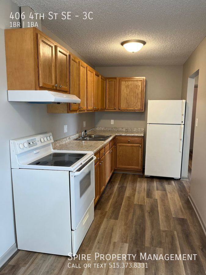 Apartment for rent at 406 4th St SE #3C, State Center, IA 50247
