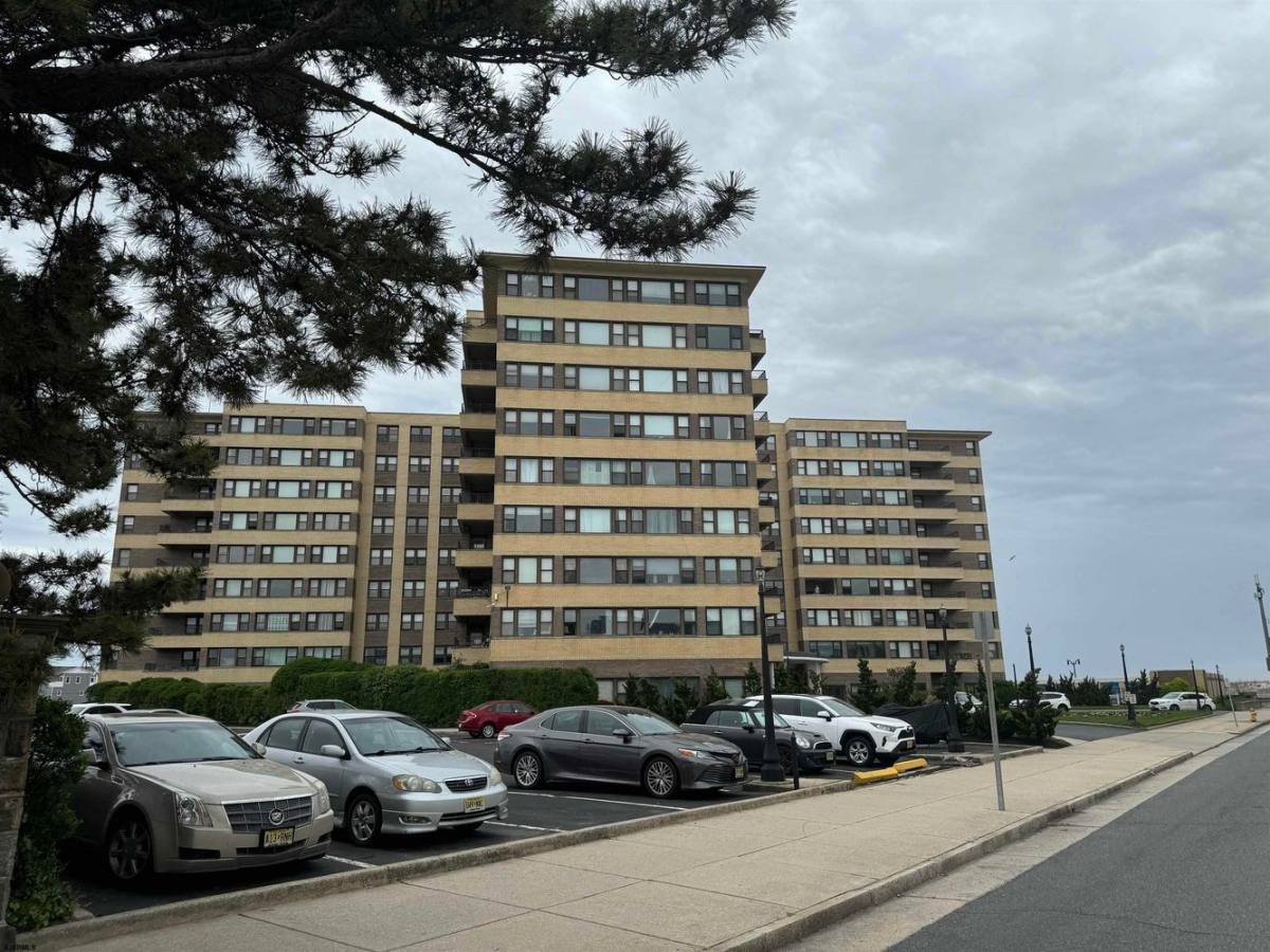 Condo for rent at 101 S Raleigh Ave #206, Absecon, NJ 08201