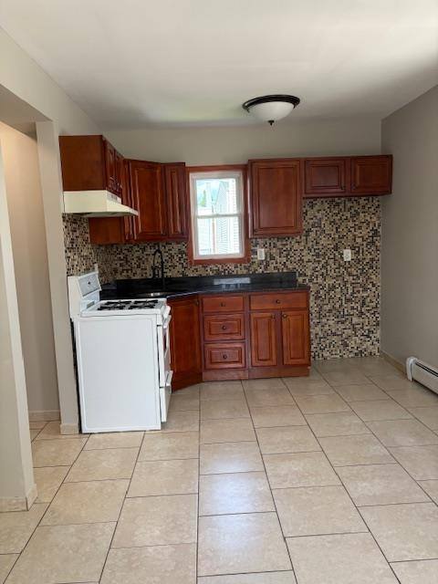 Apartment for rent at 113 Evergreen St #2-2, Bayonne, NJ 07002