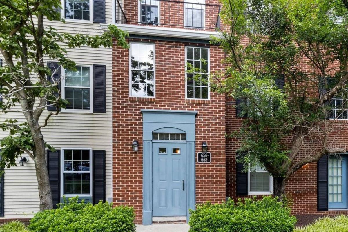 Townhouse for rent at 664 Newbridge Court, Arnold, MD 21012