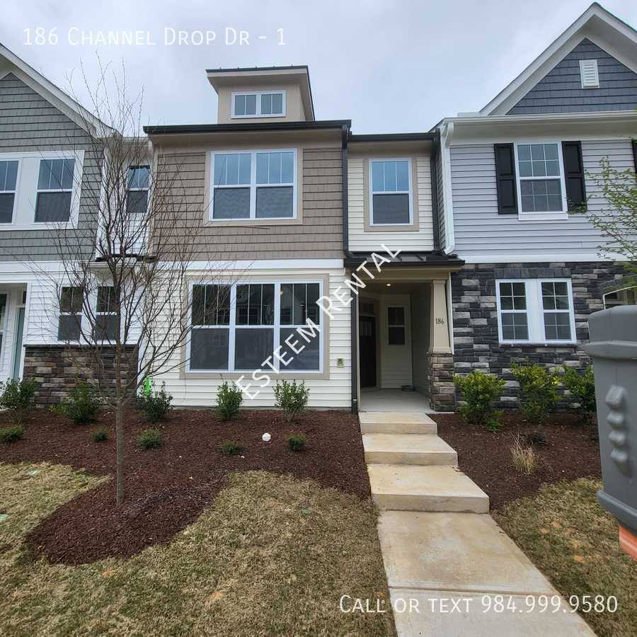 Townhouse for rent at 186 Channel Drop Dr #1, Clayton, NC 27520