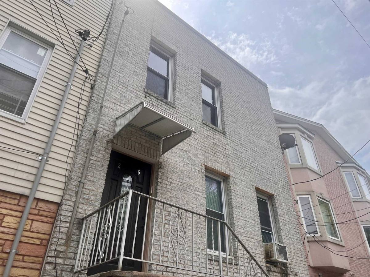 Apartment for rent at 26 Dales Ave #2-2, Bayonne, NJ 07002