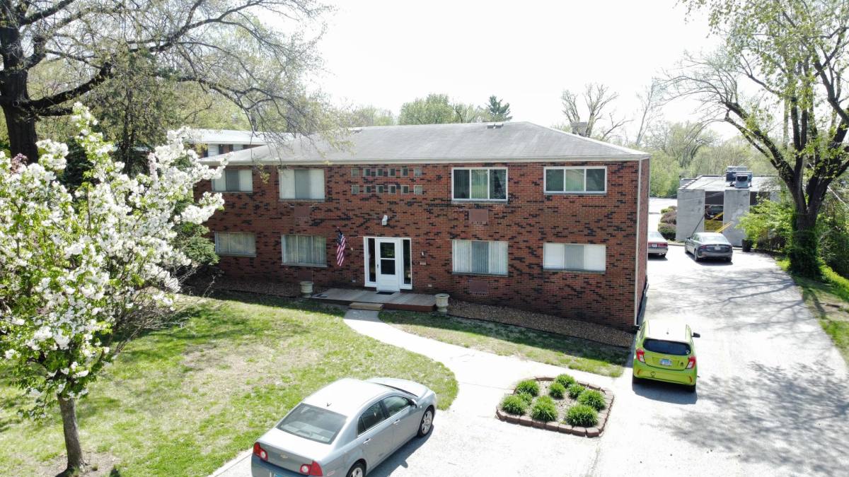 Apartment for rent at 608 E Main St, East Alton, IL 62024