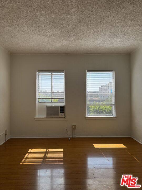 Apartment for rent at 920 S Hobart Blvd #302, Los Angeles, CA 90006