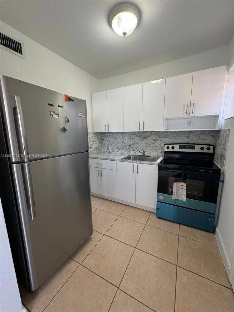 Apartment for rent at 120 SW 18th Court #2-2, Miami, FL 33135