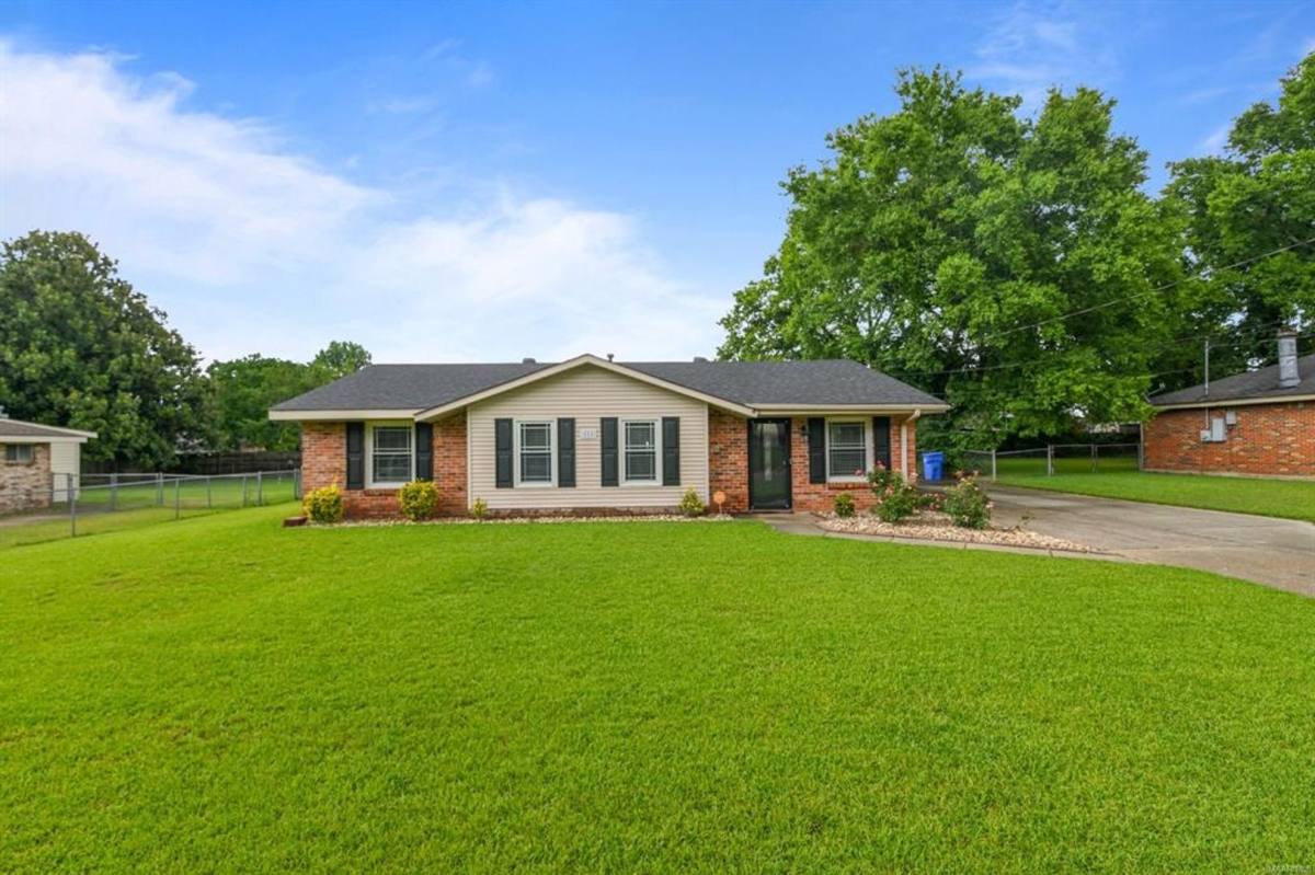 House for rent at 111 Lori St, Prattville, AL 36066