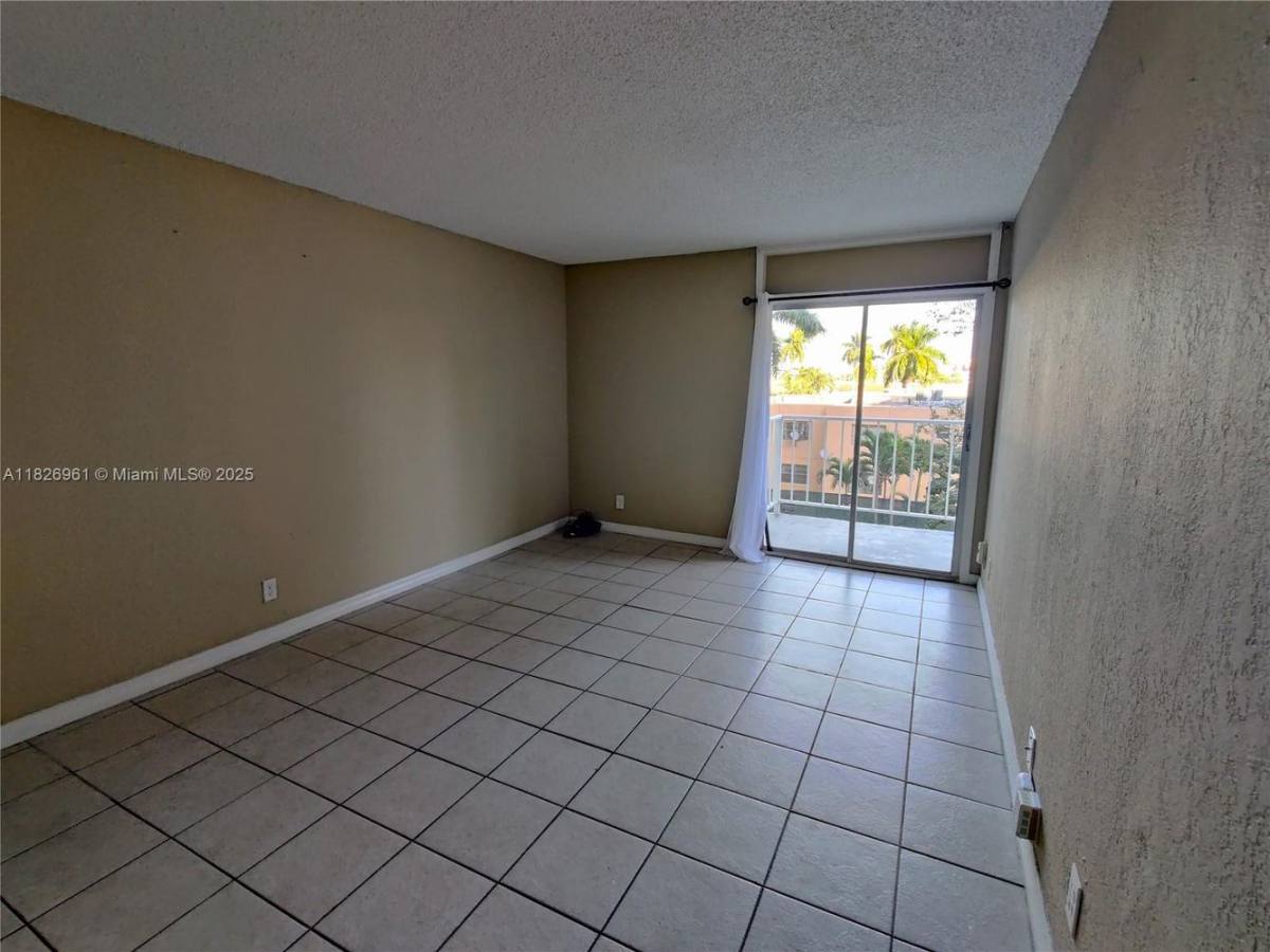 Apartment for rent at 4550 NW 9th St #310E, Miami, FL 33126