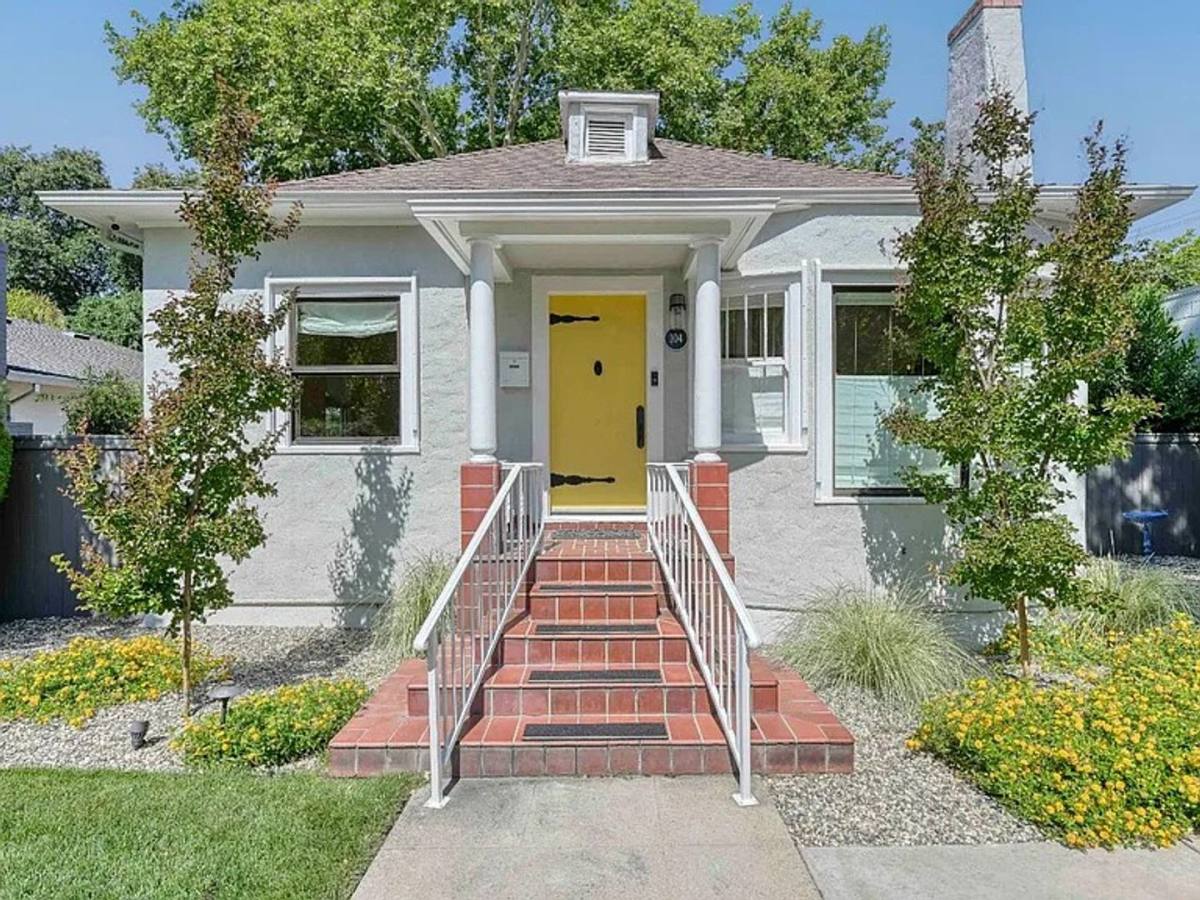 House for rent at 104 Earl Ave, Roseville, CA 95678