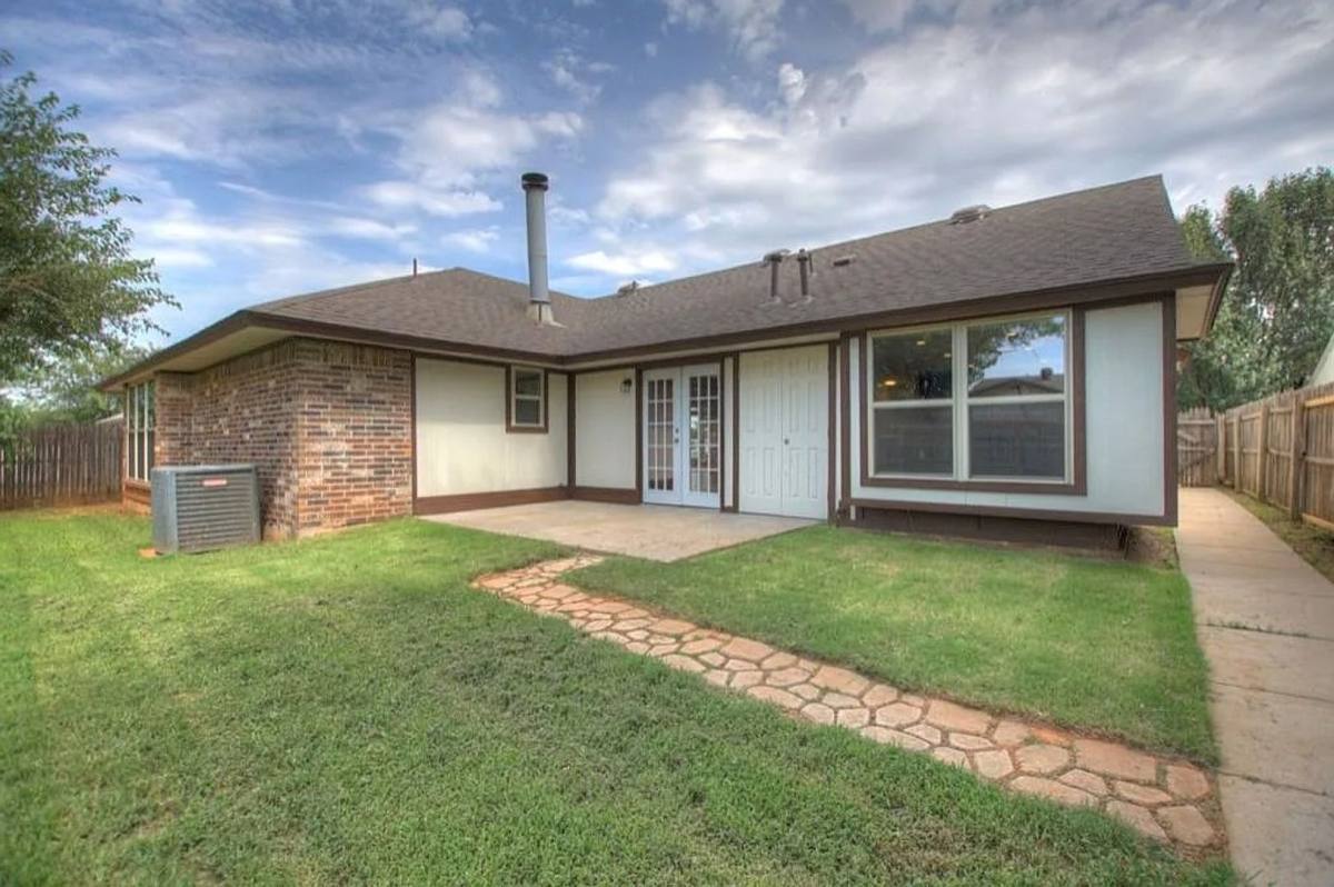 House for rent at 2616 SW 102nd St, Oklahoma City, OK 73159