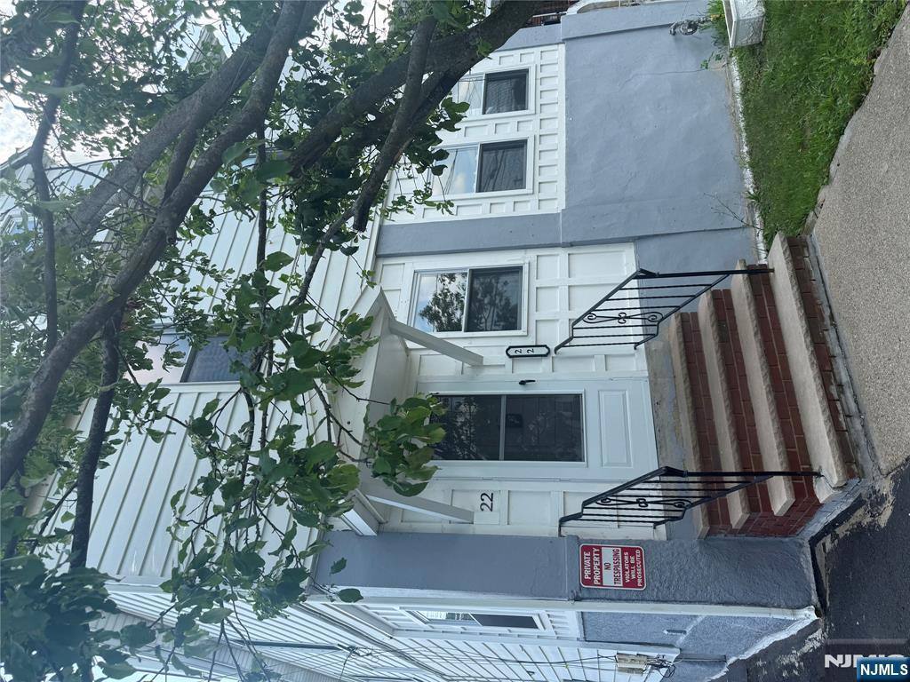 Apartment for rent at 22 McKinley Ave #3-3, Bergenfield, NJ 07621