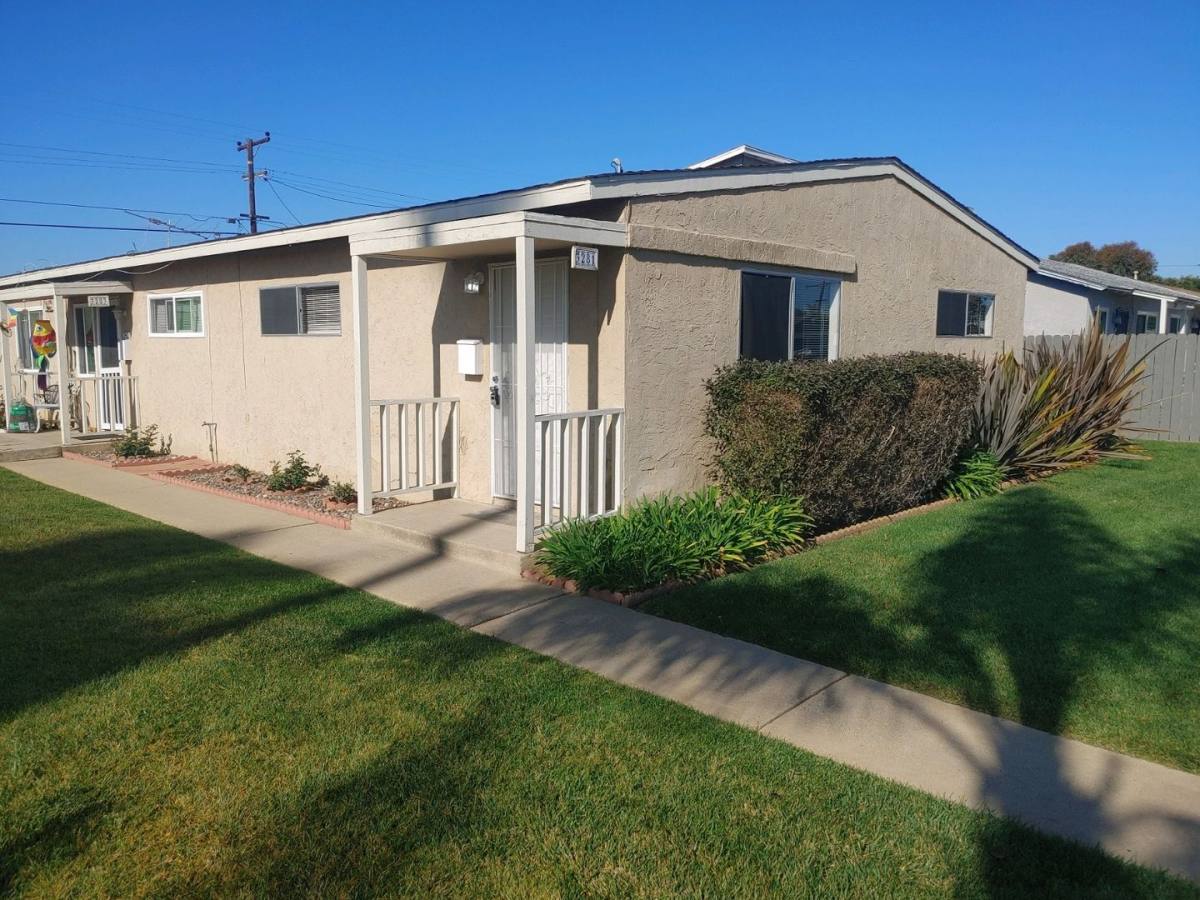 Apartment for rent at 3281-83 Luna Ave, San Diego, CA 92117