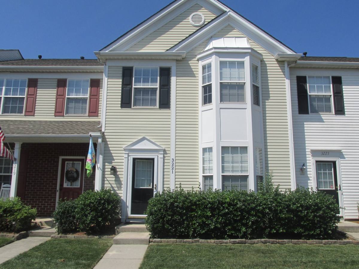 Townhouse for rent at 3221 Mannington Dr, Charlotte, NC 28270