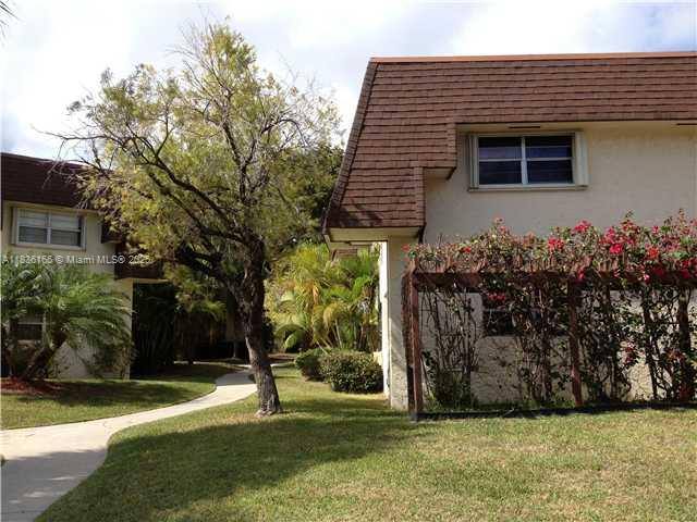 Apartment for rent at 13714 SW 90th Ave #11-11, Miami, FL 33176