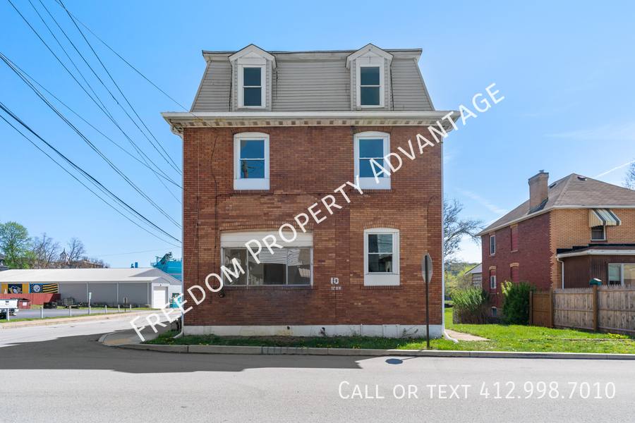Apartment for rent at 10 Iron St #1B, Canonsburg, PA 15317