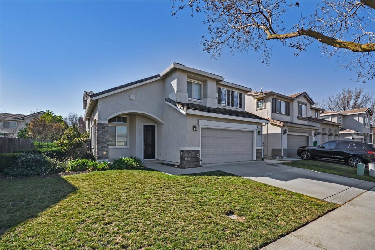 House for rent at 1497 Greenbrier Rd, West Sacramento, CA 95691