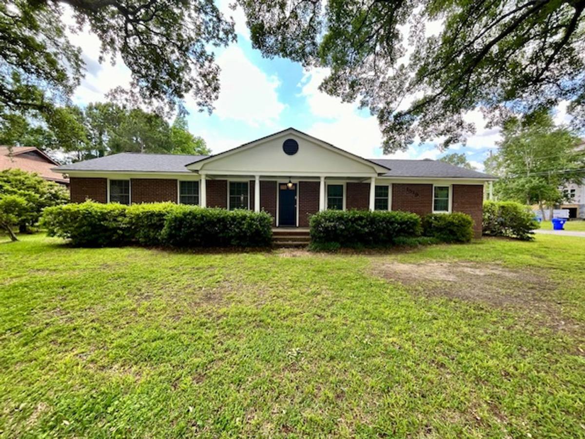 Apartment for rent at 1519 A Harborview Rd, Charleston, SC 29412
