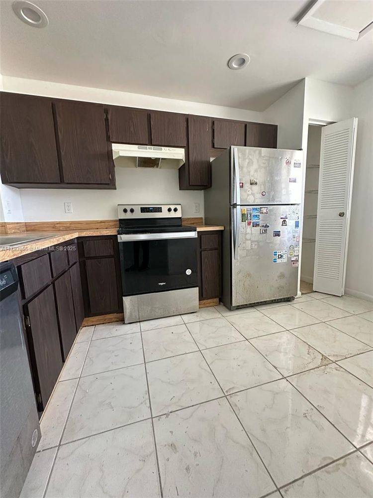Condo for rent at 861 NE 209th Terrace #24203, Miami, FL 33179