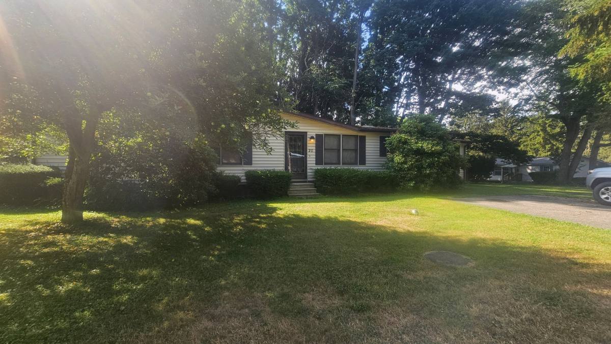 Apartment for rent at 700 Culbertson Dr, Lake City, PA 16423