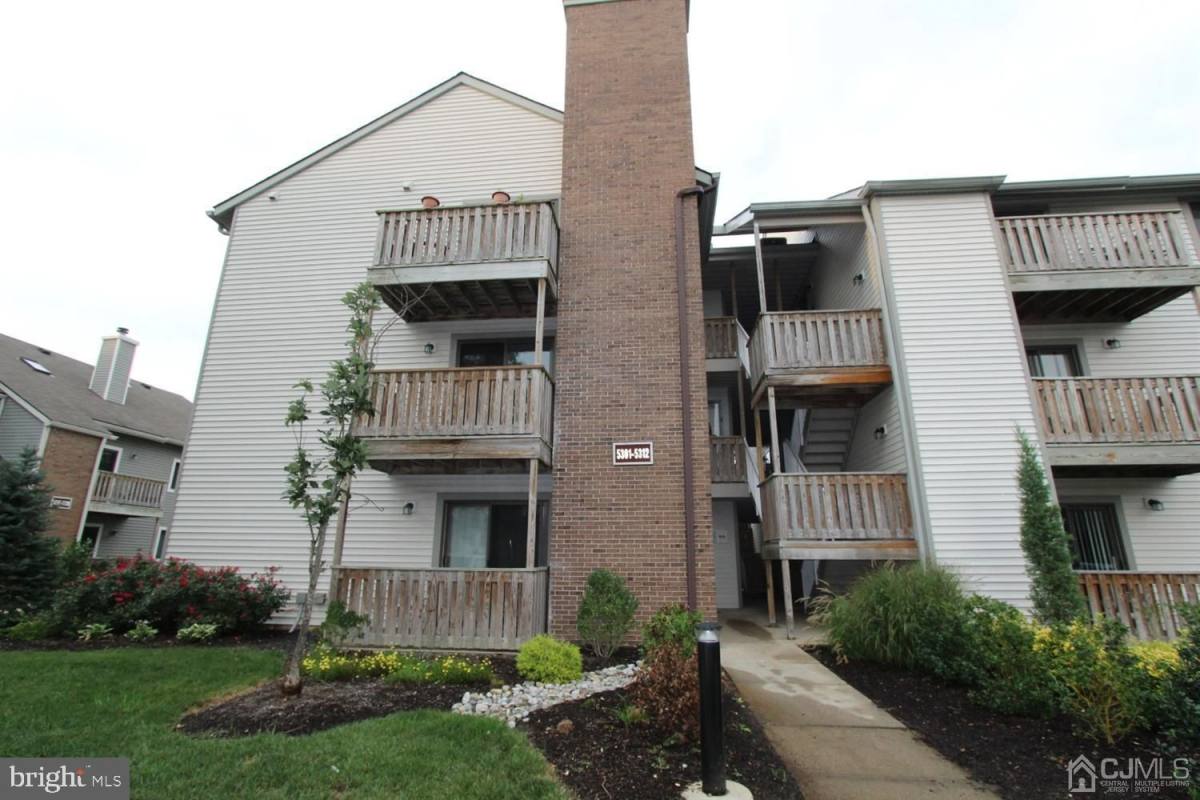 Condo for rent at 5310 Ravens Crest Dr, Cranbury, NJ 08512