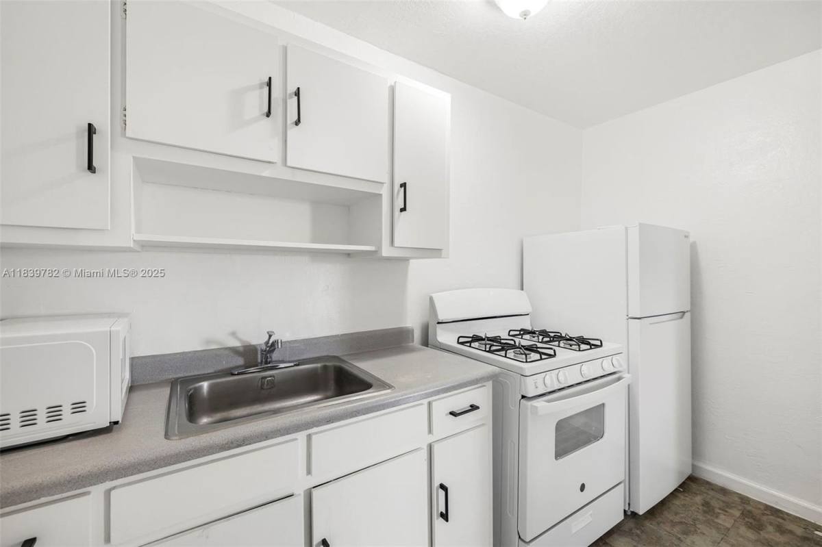 Apartment for rent at 126 SW 18th Ave #5-5, Miami, FL 33135