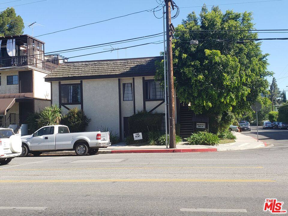 Apartment for rent at 5170 N Columbus Ave, Sherman Oaks, CA 91403