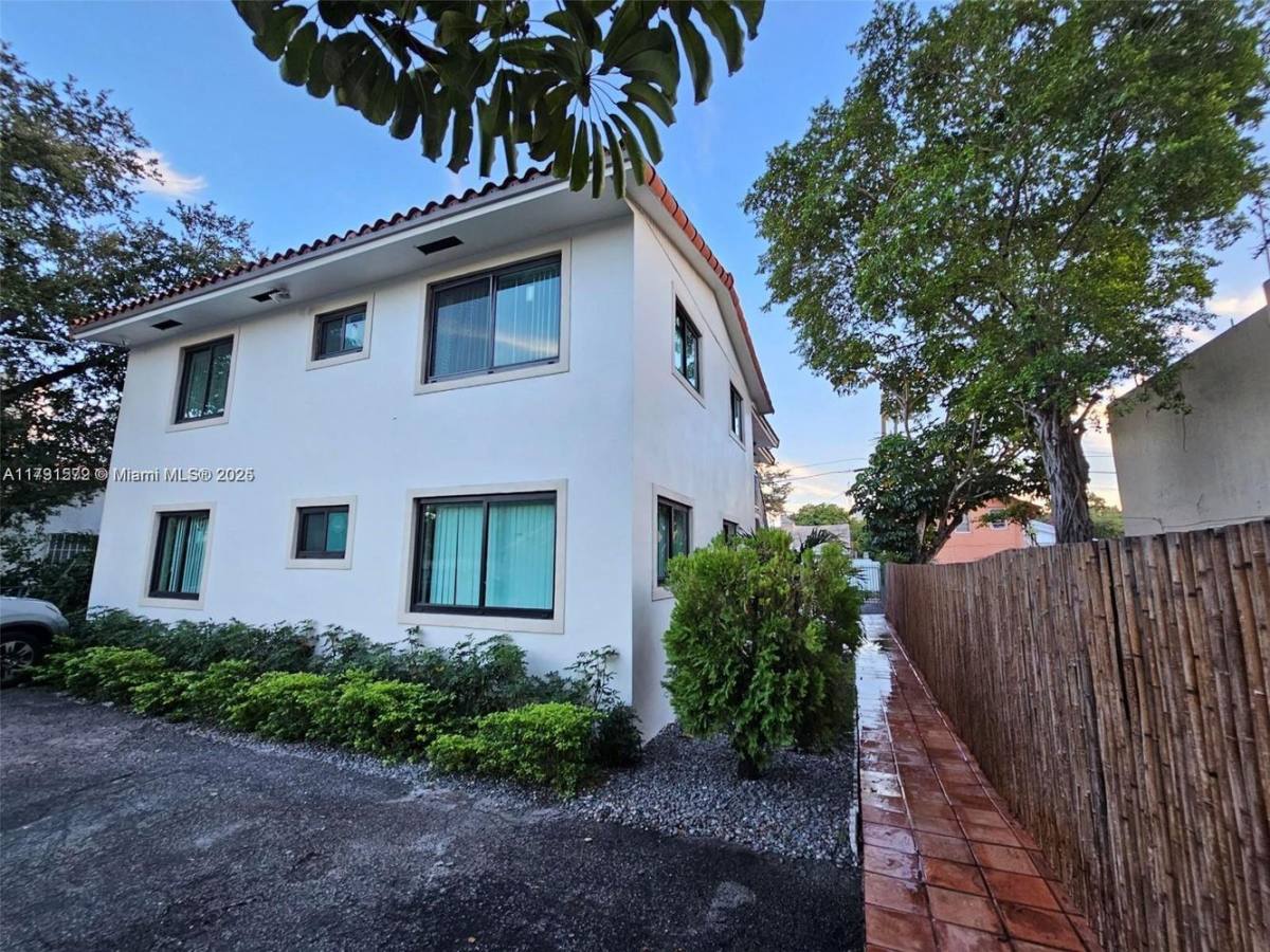Apartment for rent at 46 NW 35th St #4-4, Miami, FL 33127