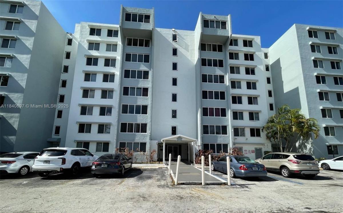 Condo for rent at 9001 SW 77th Ave #C105, Miami, FL 33156