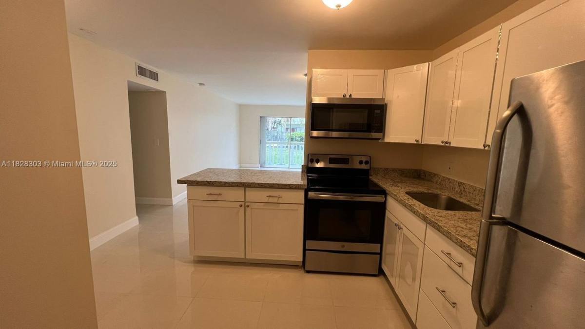 Apartment for rent at 15205 NE 6th Ave #D107, Miami, FL 33162