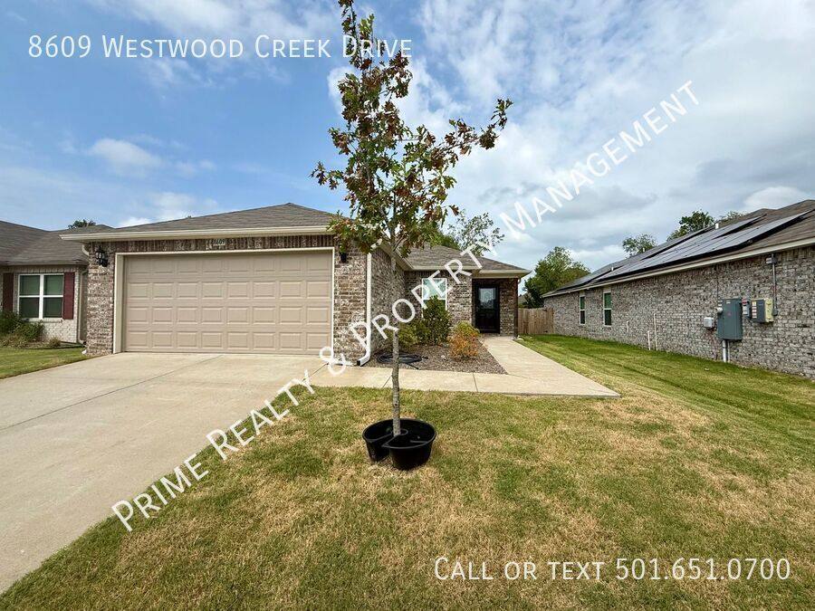 House for rent at 8609 Westwood Creek Dr, Maumelle, AR 72113