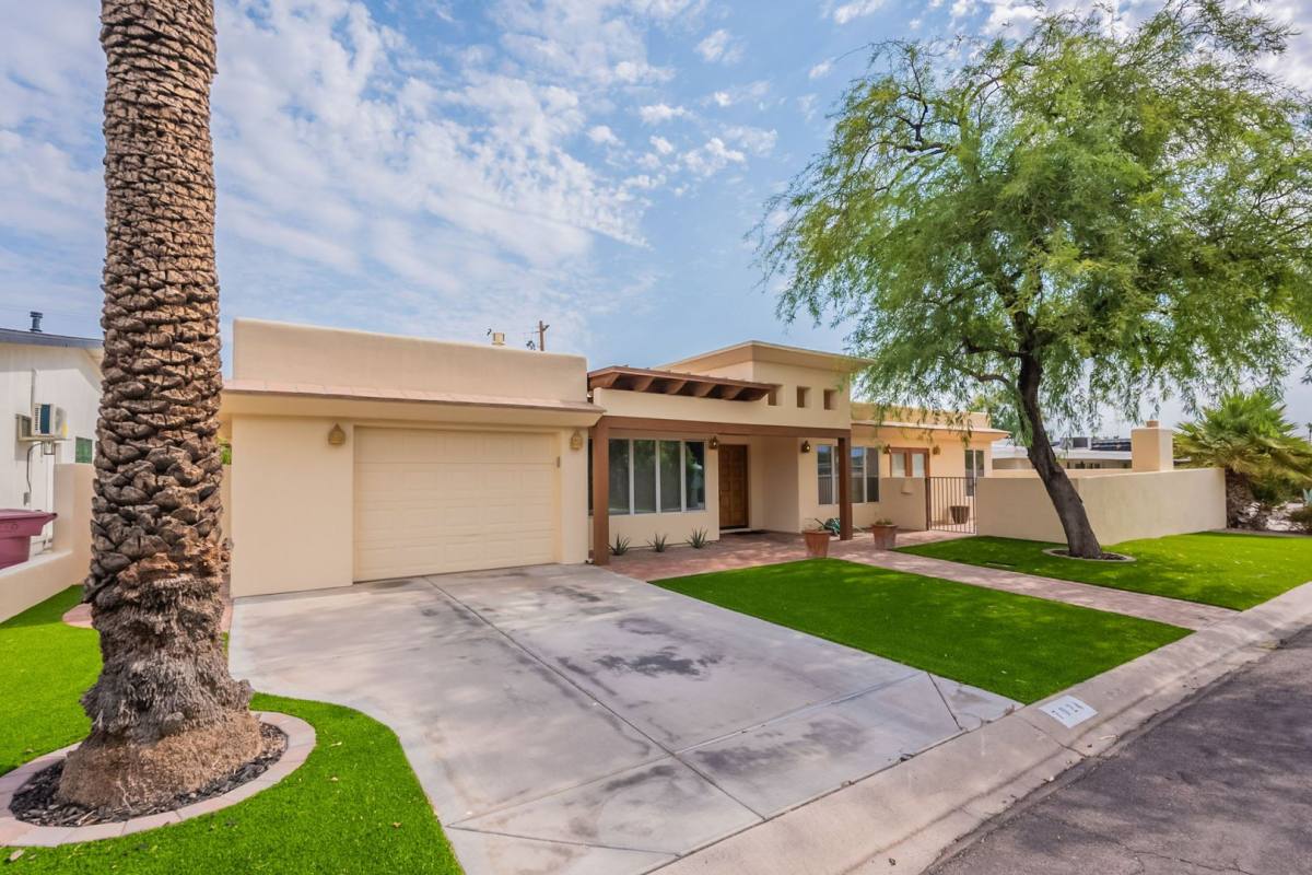 House for rent at 7024 E Orange Blossom Lane, Paradise Valley, AZ 85253