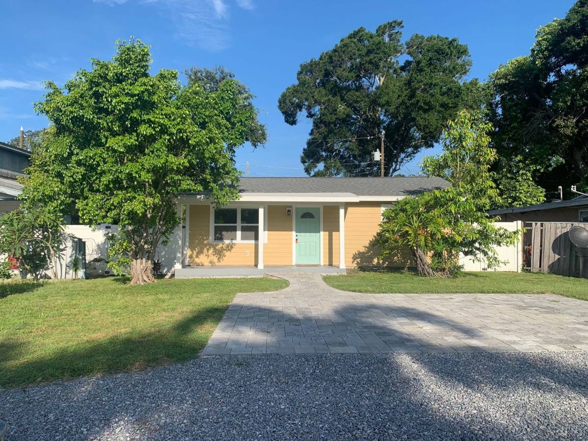 House for rent at 2619 Miriam St S, Saint Petersburg, FL 33711